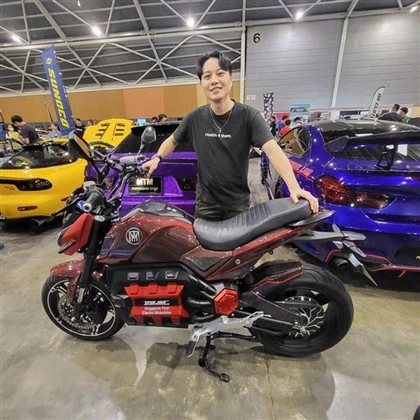 Odin 10kw 120km/h električni motocikl